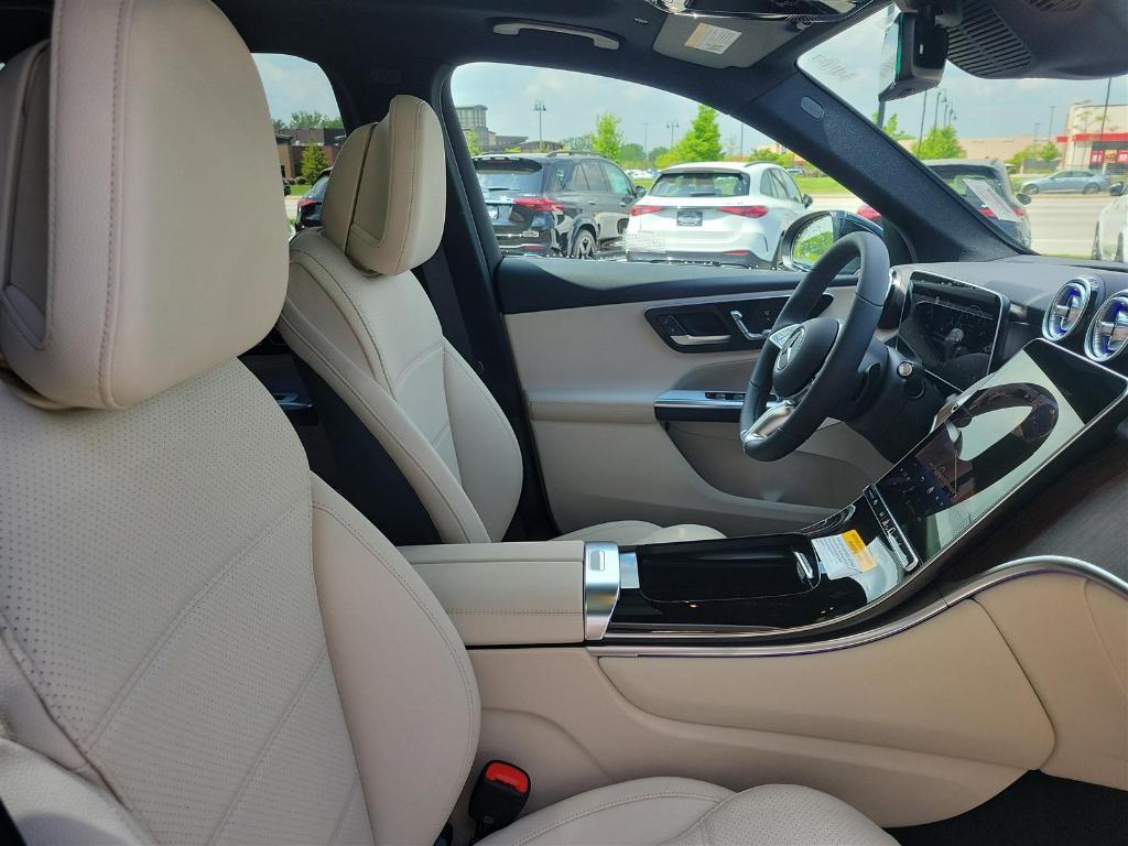 new 2025 Mercedes-Benz GLC 300 car, priced at $60,025