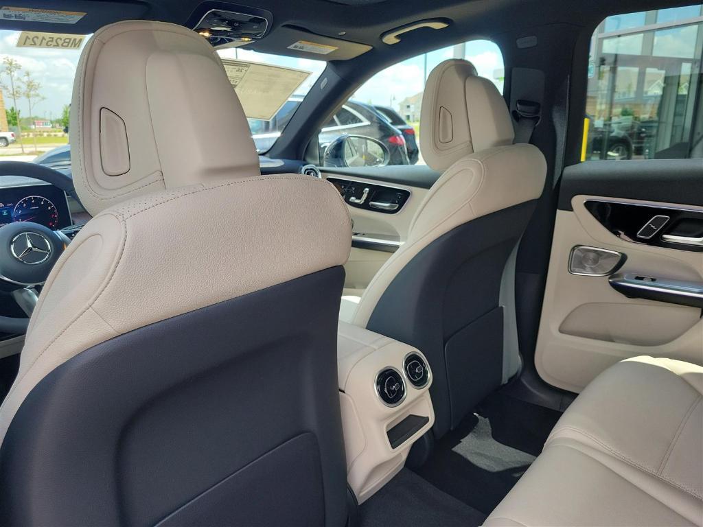 new 2025 Mercedes-Benz GLC 300 car, priced at $60,025