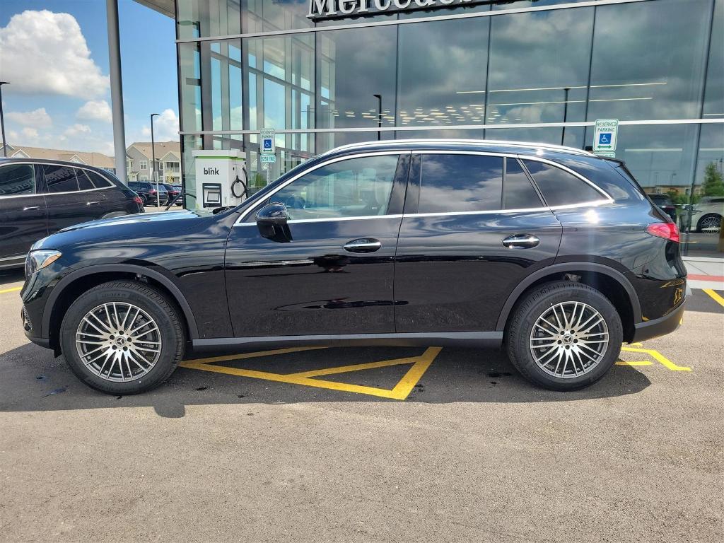 new 2025 Mercedes-Benz GLC 300 car, priced at $60,025