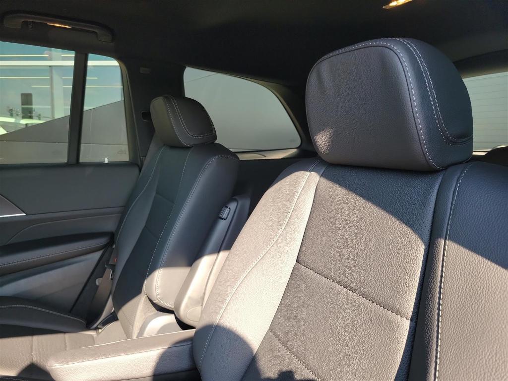 new 2025 Mercedes-Benz GLS 450 car, priced at $94,185