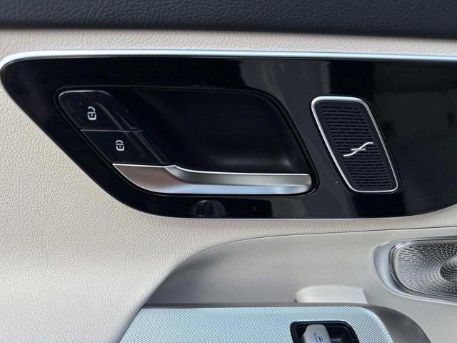 new 2025 Mercedes-Benz GLC 300 car, priced at $60,170