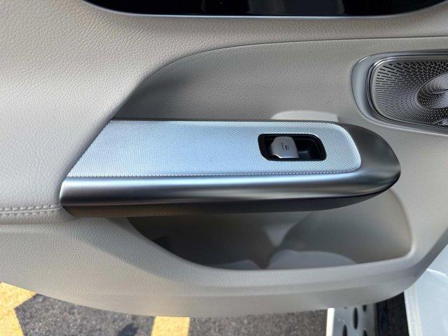 new 2025 Mercedes-Benz GLC 300 car, priced at $60,170