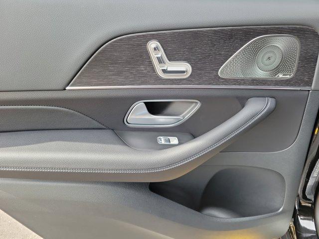 new 2025 Mercedes-Benz GLS 450 car, priced at $91,945