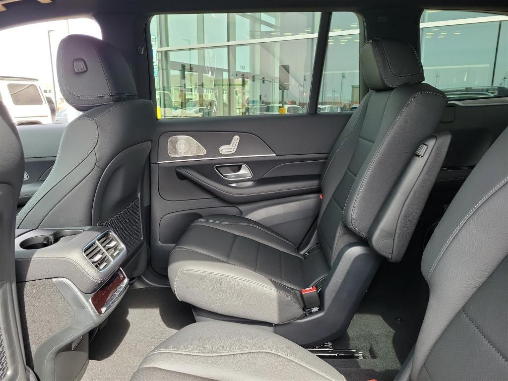 new 2025 Mercedes-Benz GLS 450 car, priced at $91,945