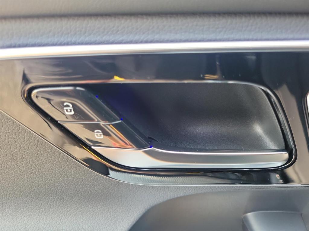 new 2025 Mercedes-Benz GLC 350e car, priced at $70,270