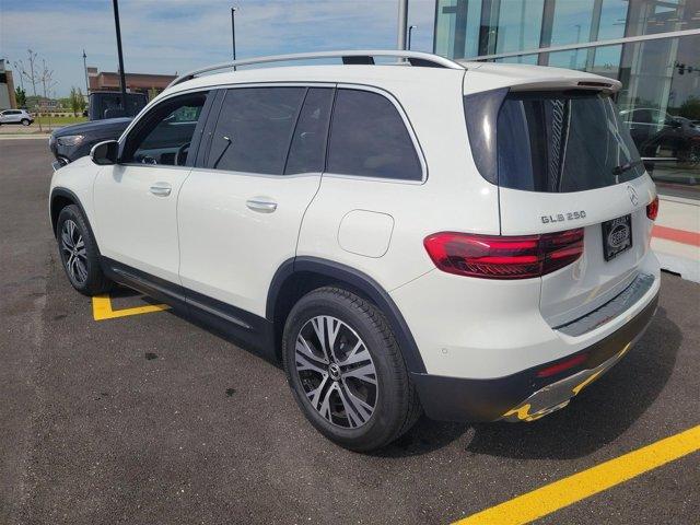 new 2024 Mercedes-Benz GLB 250 car, priced at $42,990