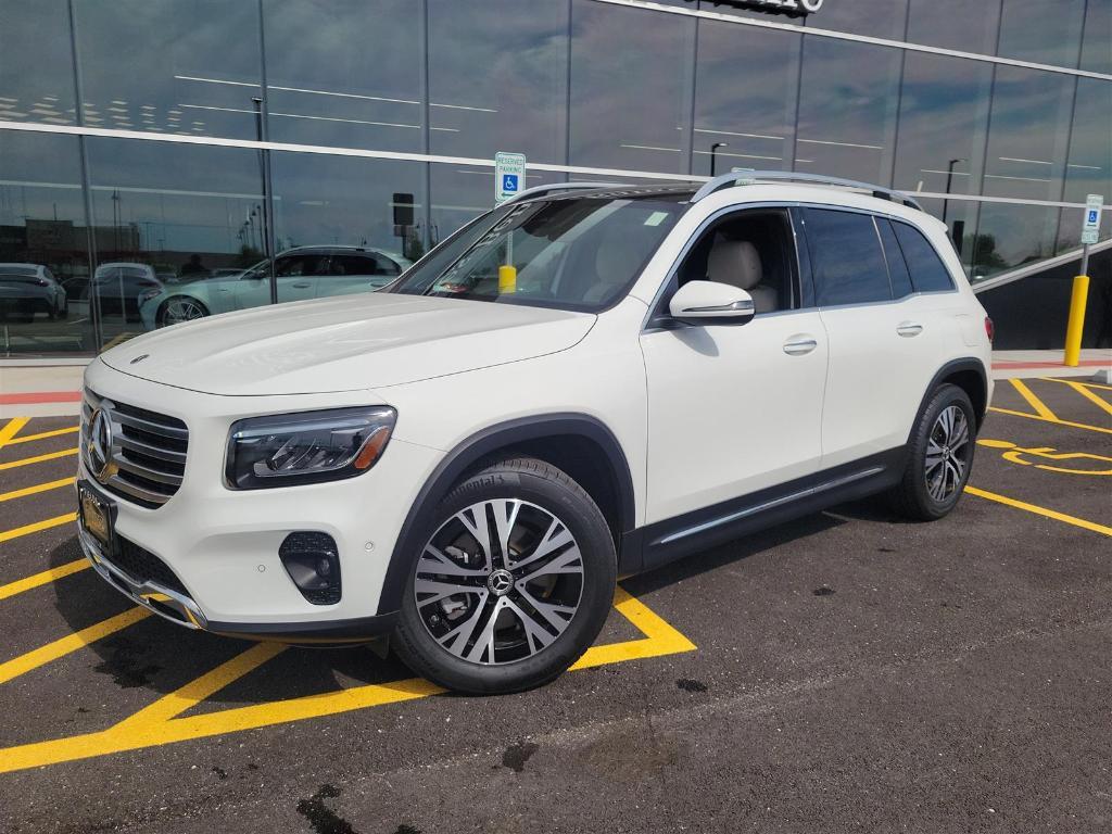 new 2024 Mercedes-Benz GLB 250 car, priced at $42,990