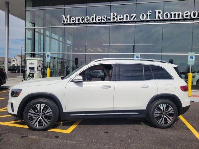 new 2024 Mercedes-Benz GLB 250 car, priced at $42,990