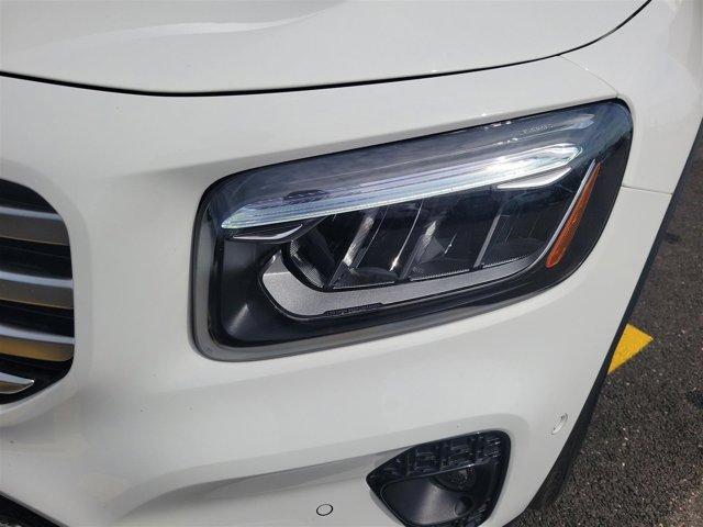 new 2024 Mercedes-Benz GLB 250 car, priced at $42,990
