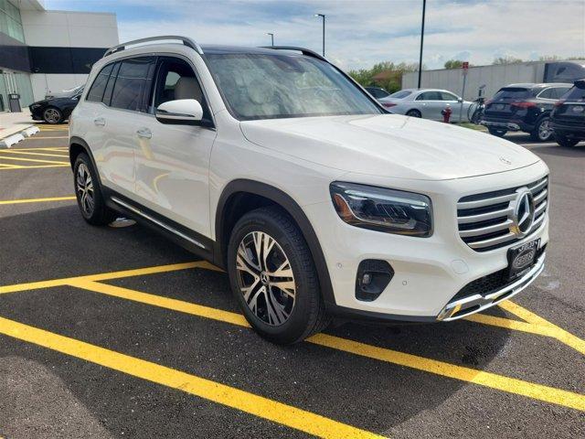 new 2024 Mercedes-Benz GLB 250 car, priced at $42,990