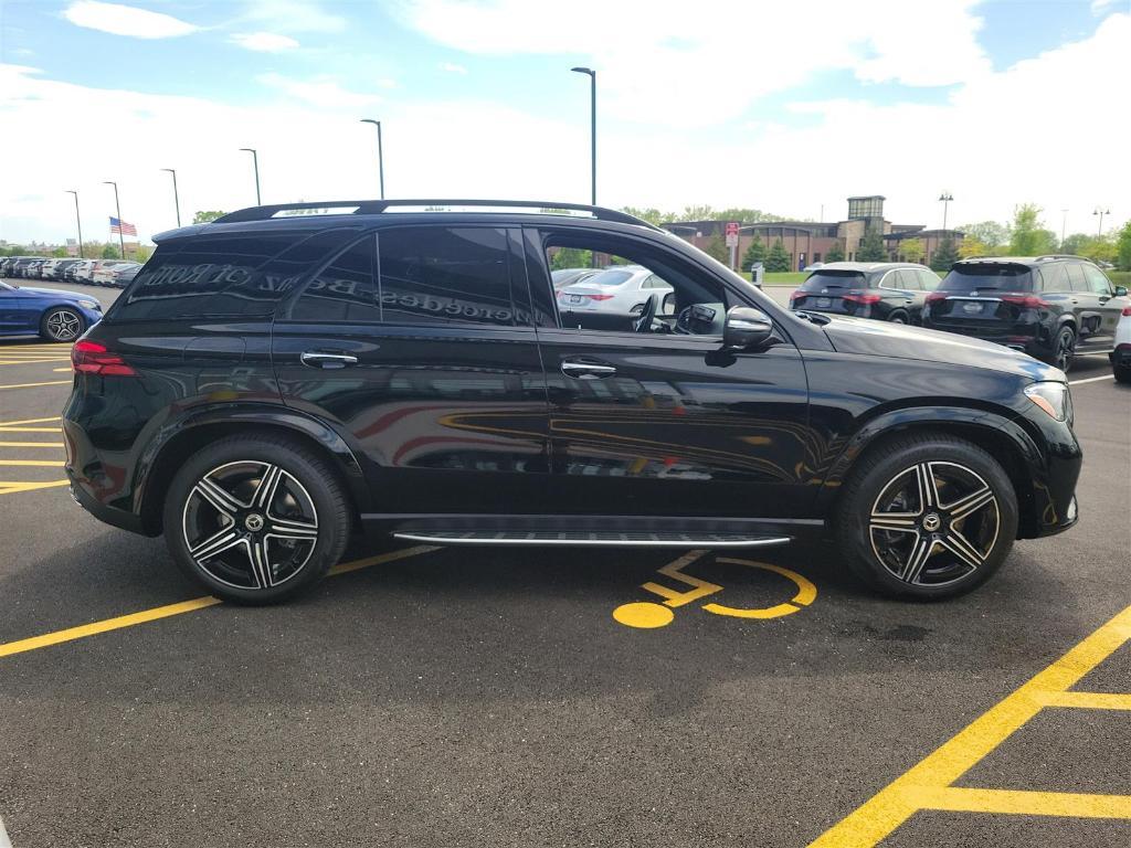 new 2025 Mercedes-Benz GLE 450 car, priced at $84,360