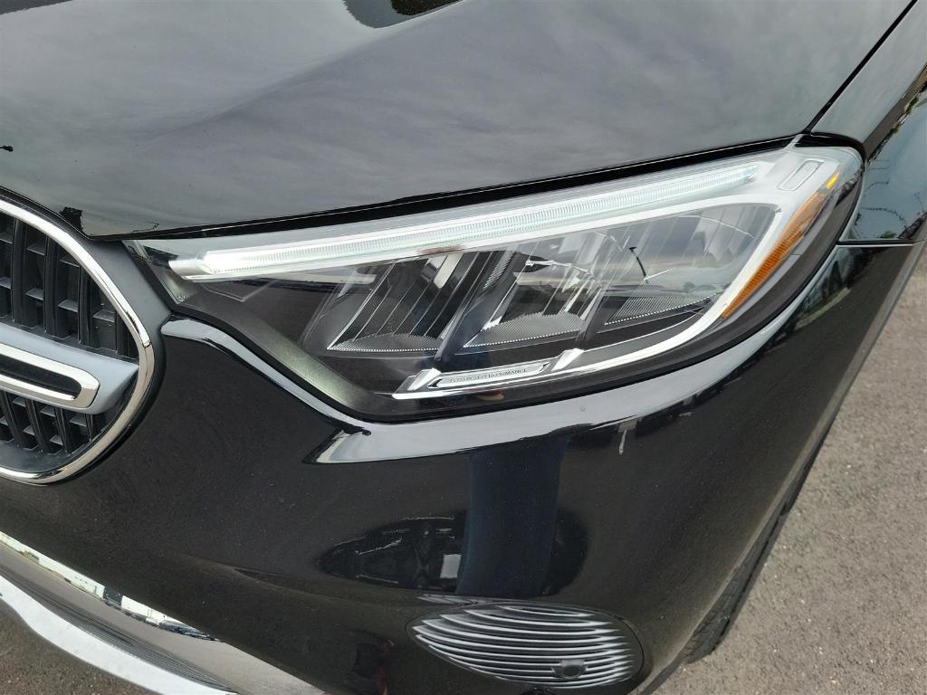 new 2025 Mercedes-Benz GLC 300 car, priced at $58,810