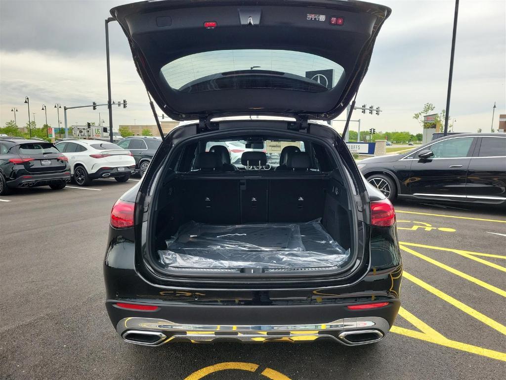 new 2025 Mercedes-Benz GLC 300 car, priced at $58,810