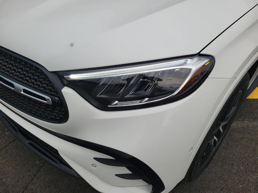new 2025 Mercedes-Benz GLC 300 car, priced at $58,535