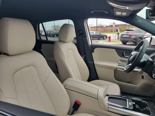 new 2025 Mercedes-Benz GLA 250 car, priced at $44,250