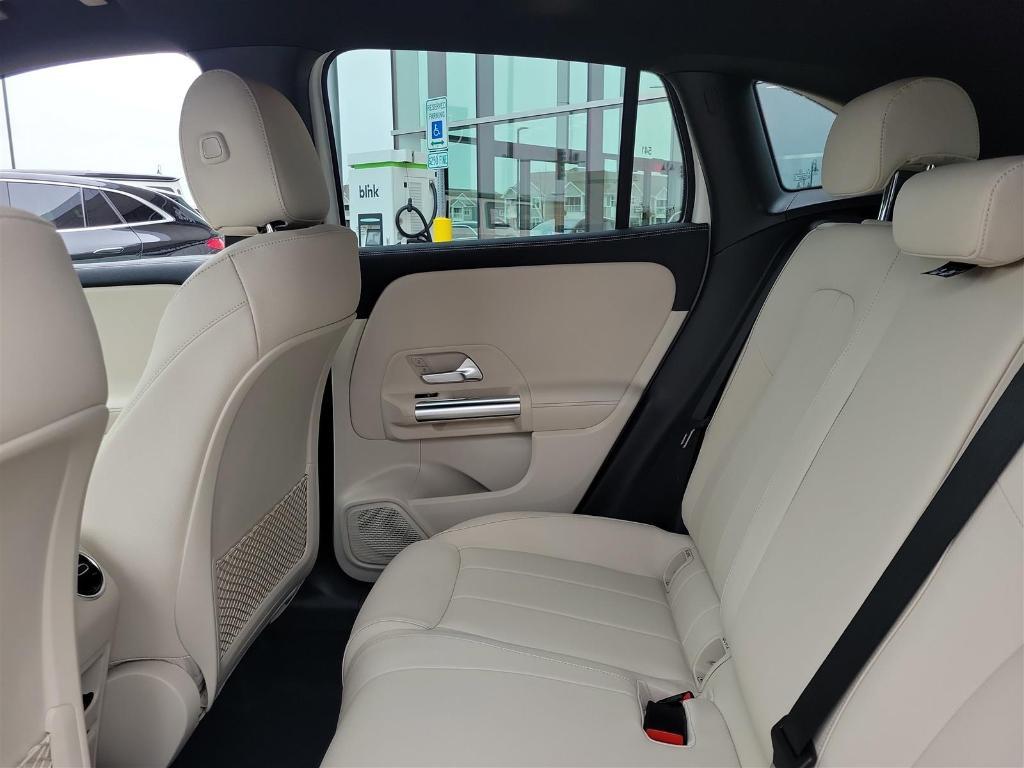 new 2025 Mercedes-Benz GLA 250 car, priced at $44,250