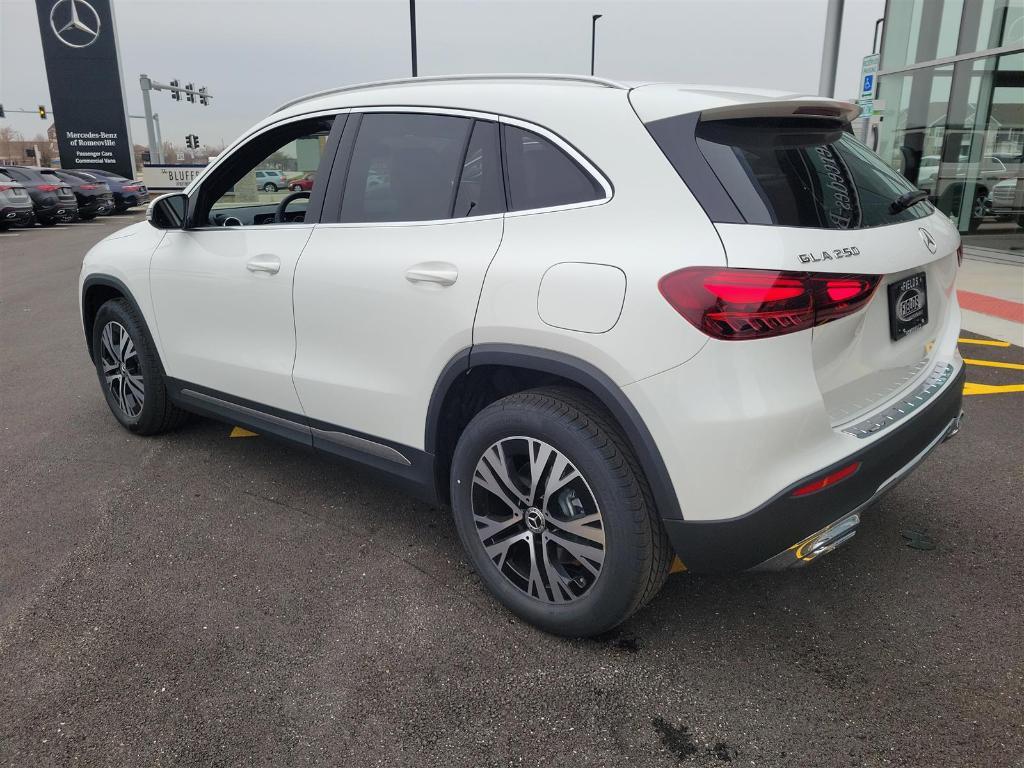 new 2025 Mercedes-Benz GLA 250 car, priced at $44,250