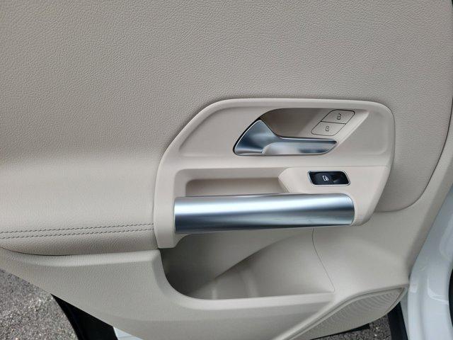 new 2025 Mercedes-Benz GLA 250 car, priced at $44,250