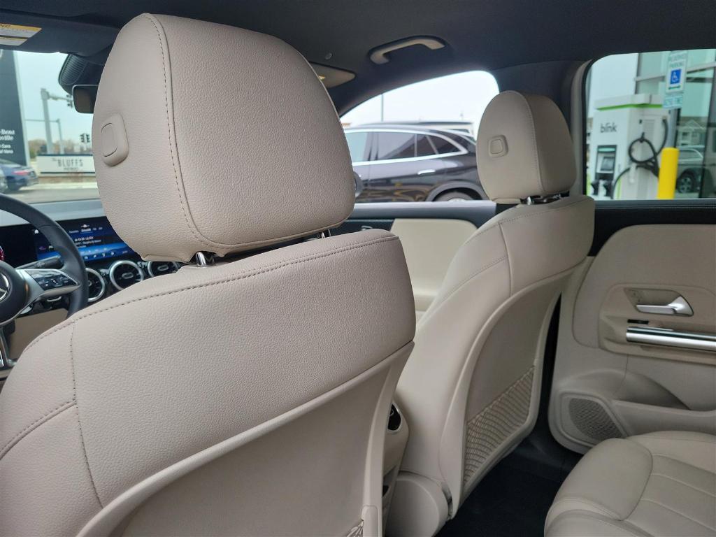 new 2025 Mercedes-Benz GLA 250 car, priced at $44,250