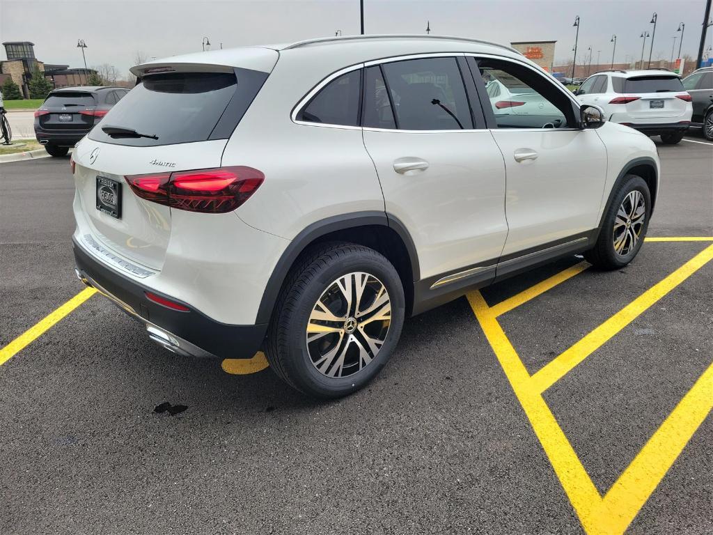 new 2025 Mercedes-Benz GLA 250 car, priced at $44,250