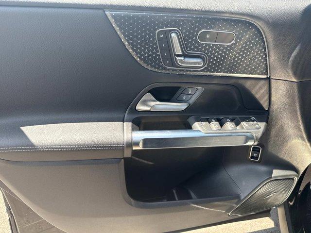 new 2025 Mercedes-Benz GLB 250 car, priced at $54,595