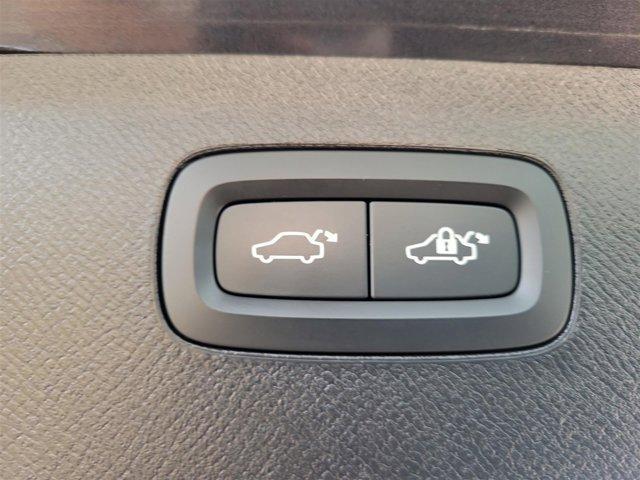 used 2022 Volvo XC90 car, priced at $43,490