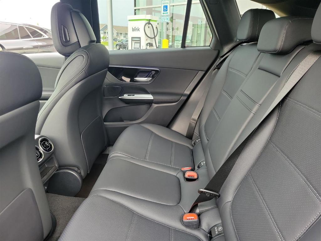 new 2025 Mercedes-Benz GLC 300 car, priced at $54,095