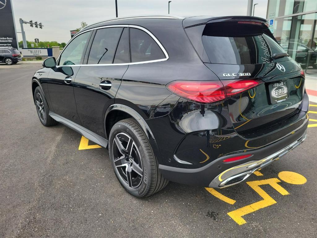 new 2025 Mercedes-Benz GLC 300 car, priced at $61,670