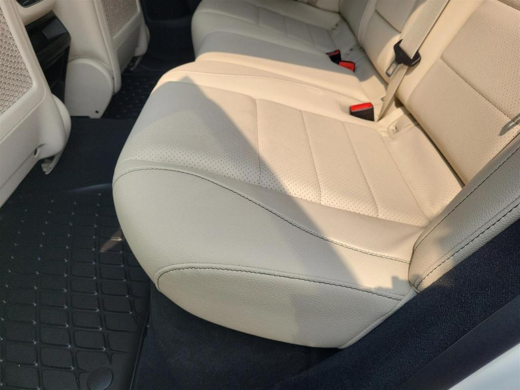 used 2024 Mercedes-Benz GLE 450 car, priced at $63,990