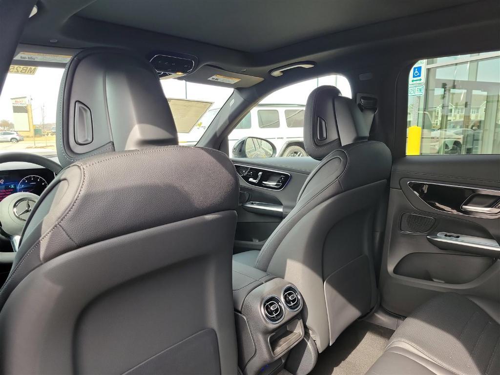 new 2025 Mercedes-Benz GLC 300 car, priced at $62,555
