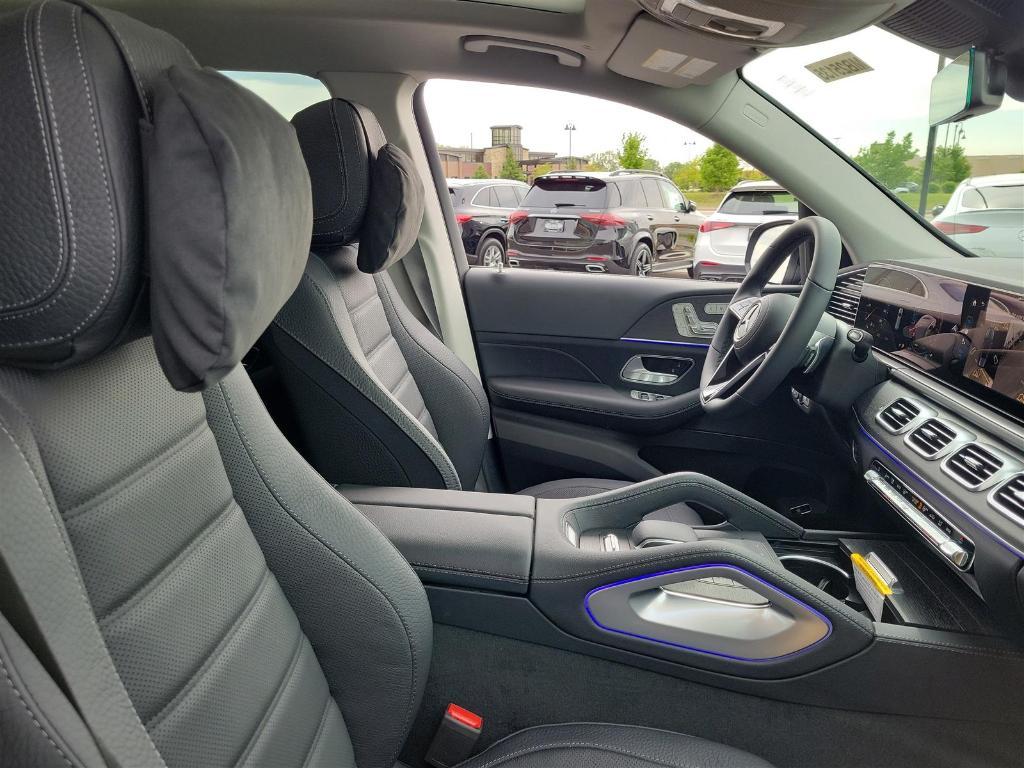 new 2025 Mercedes-Benz GLS 450 car, priced at $97,580