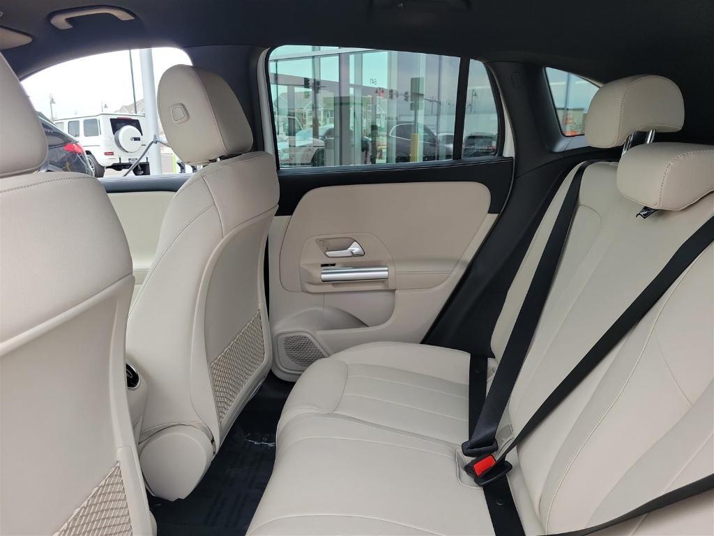 new 2025 Mercedes-Benz GLA 250 car, priced at $47,295