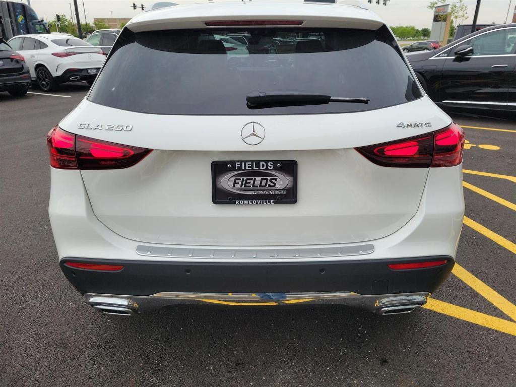 new 2025 Mercedes-Benz GLA 250 car, priced at $47,295