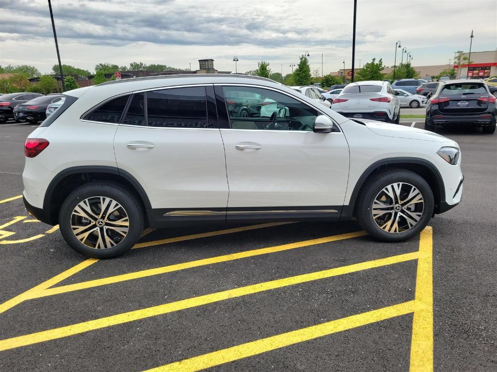 new 2025 Mercedes-Benz GLA 250 car, priced at $47,295