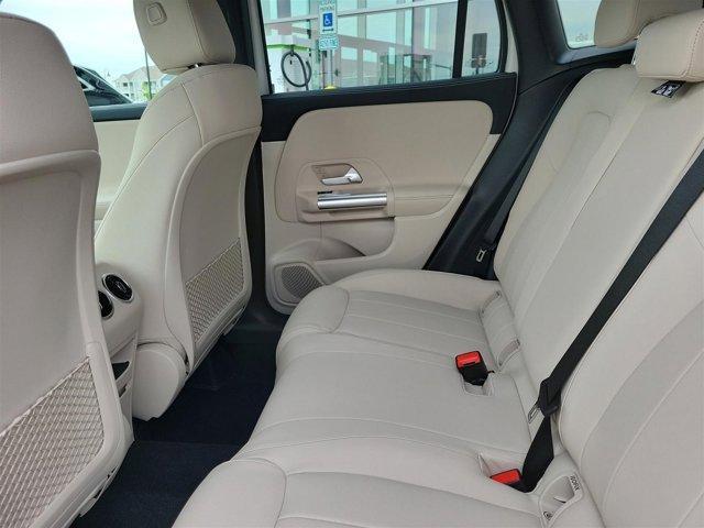 new 2025 Mercedes-Benz GLA 250 car, priced at $47,295