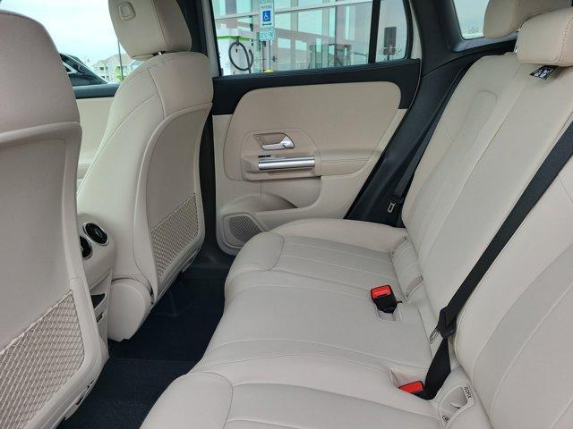 new 2025 Mercedes-Benz GLA 250 car, priced at $47,295