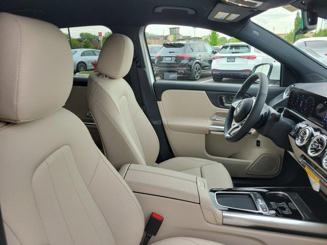 new 2025 Mercedes-Benz GLA 250 car, priced at $47,295