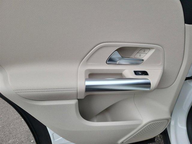 new 2025 Mercedes-Benz GLA 250 car, priced at $47,295