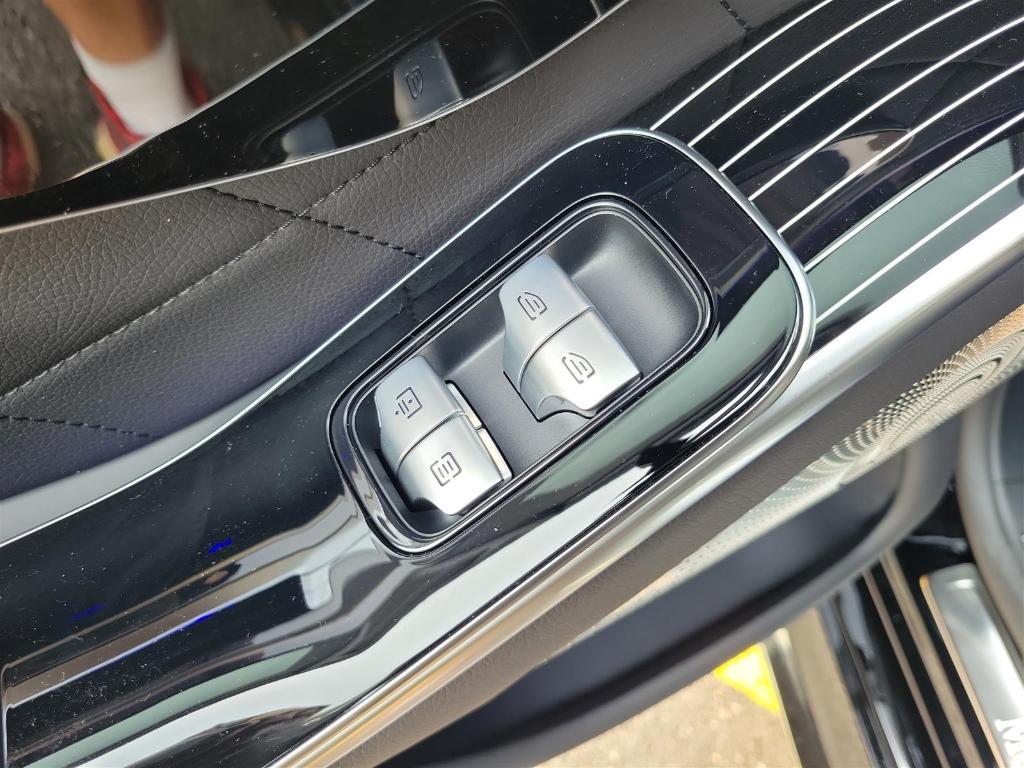 new 2025 Mercedes-Benz S-Class car, priced at $139,245