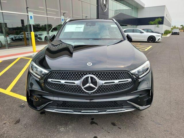 new 2025 Mercedes-Benz GLC 300 car, priced at $61,995