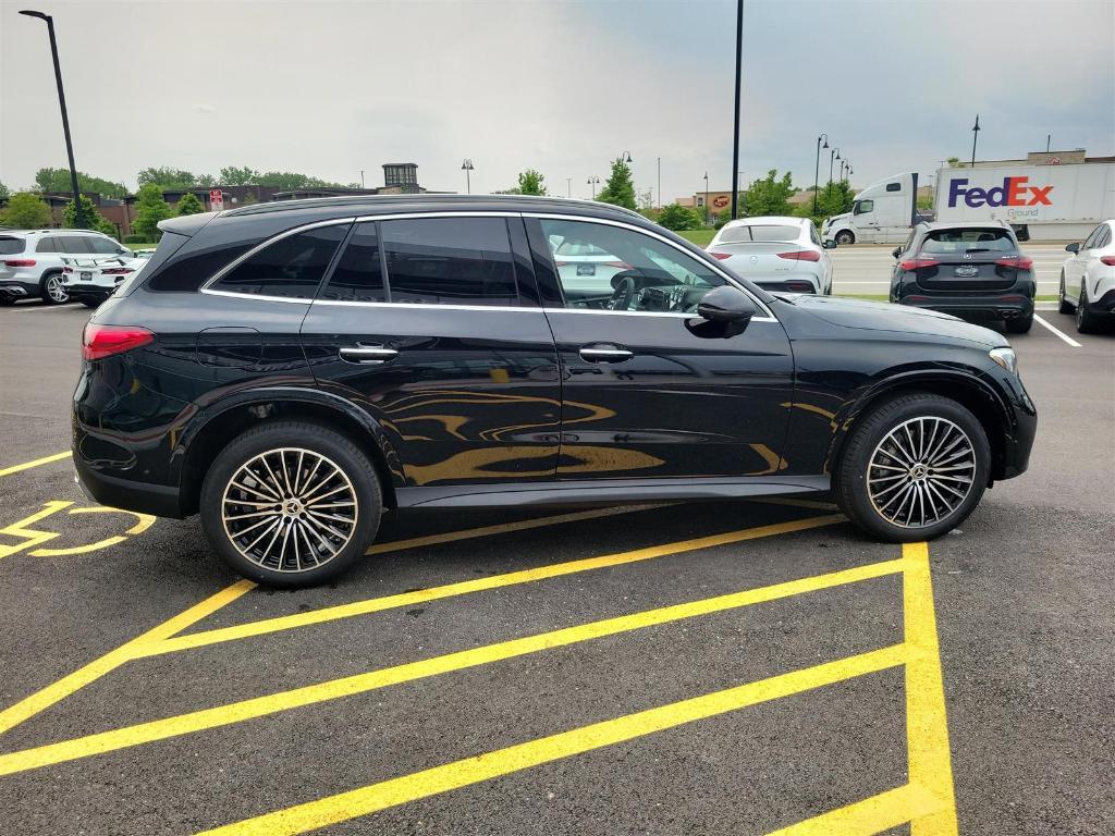 new 2025 Mercedes-Benz GLC 300 car, priced at $61,995