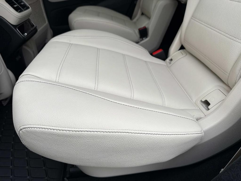 new 2024 Mercedes-Benz GLS 450 car, priced at $85,990