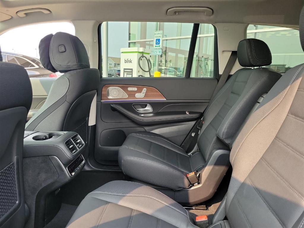 new 2025 Mercedes-Benz GLS 450 car, priced at $99,960