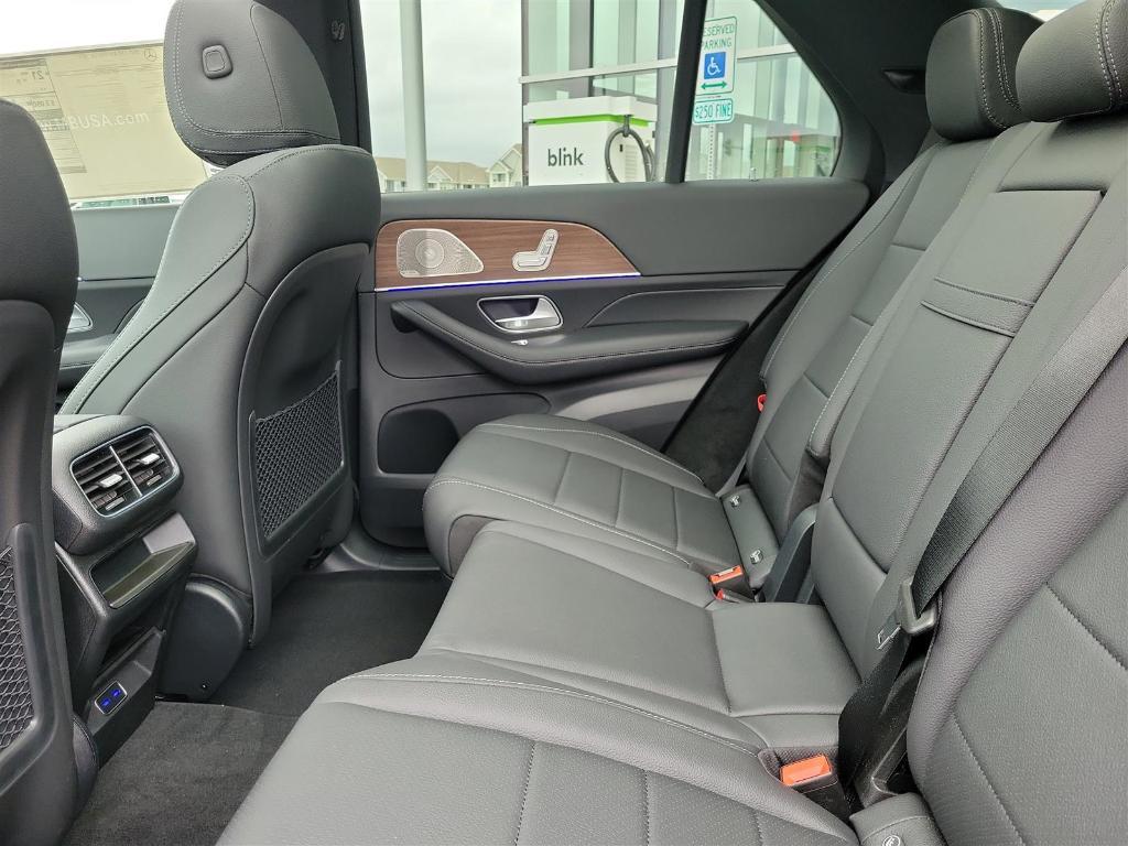 new 2025 Mercedes-Benz GLE 450 car, priced at $85,325