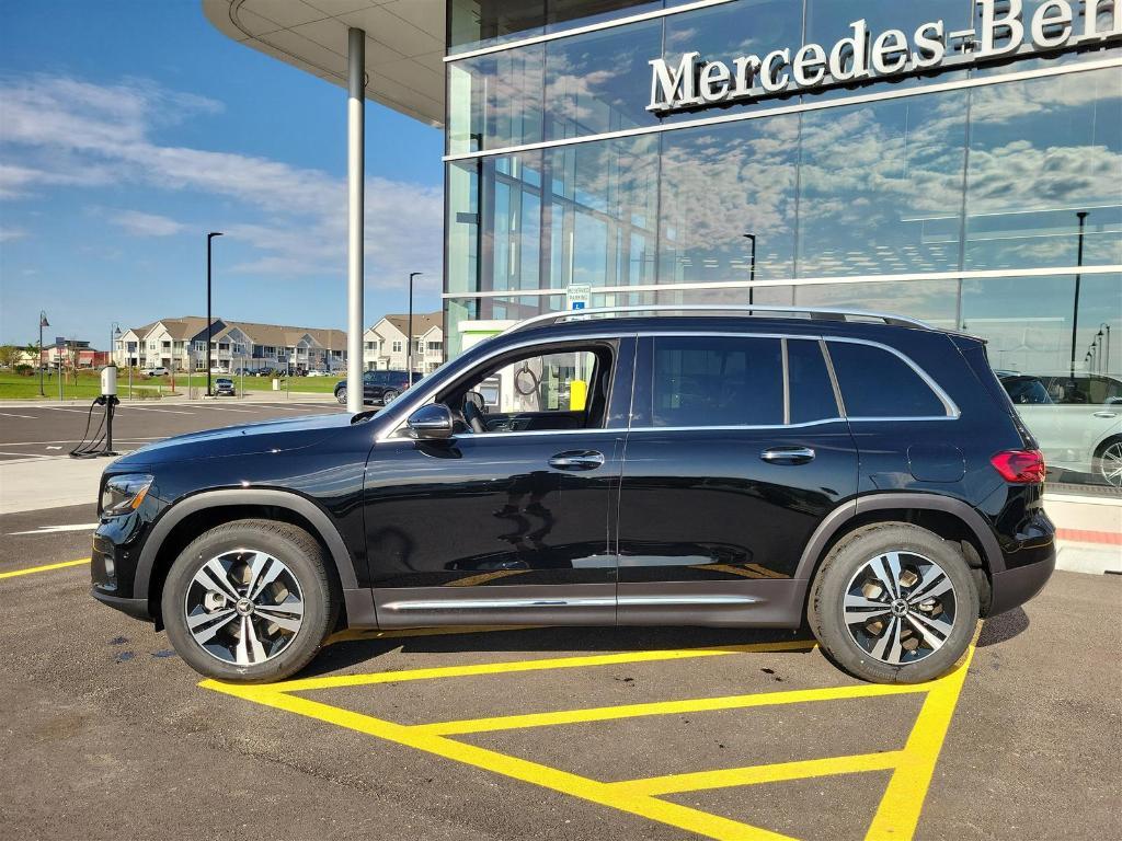 new 2025 Mercedes-Benz GLB 250 car, priced at $49,595