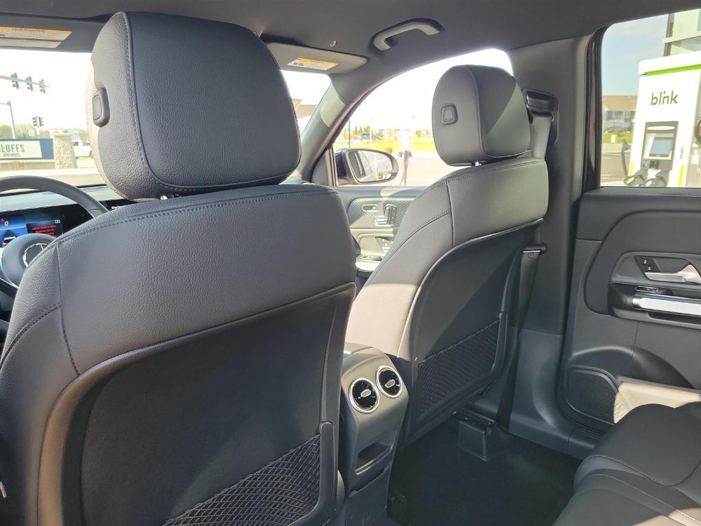 new 2025 Mercedes-Benz GLB 250 car, priced at $49,595