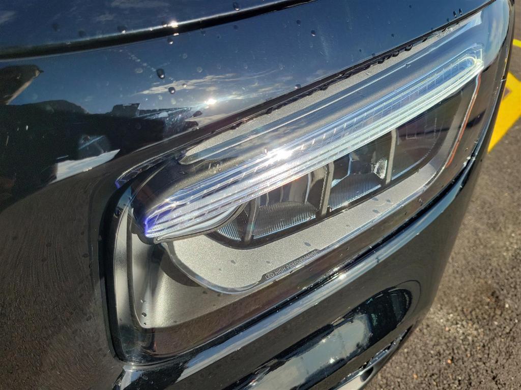 new 2025 Mercedes-Benz GLB 250 car, priced at $49,595