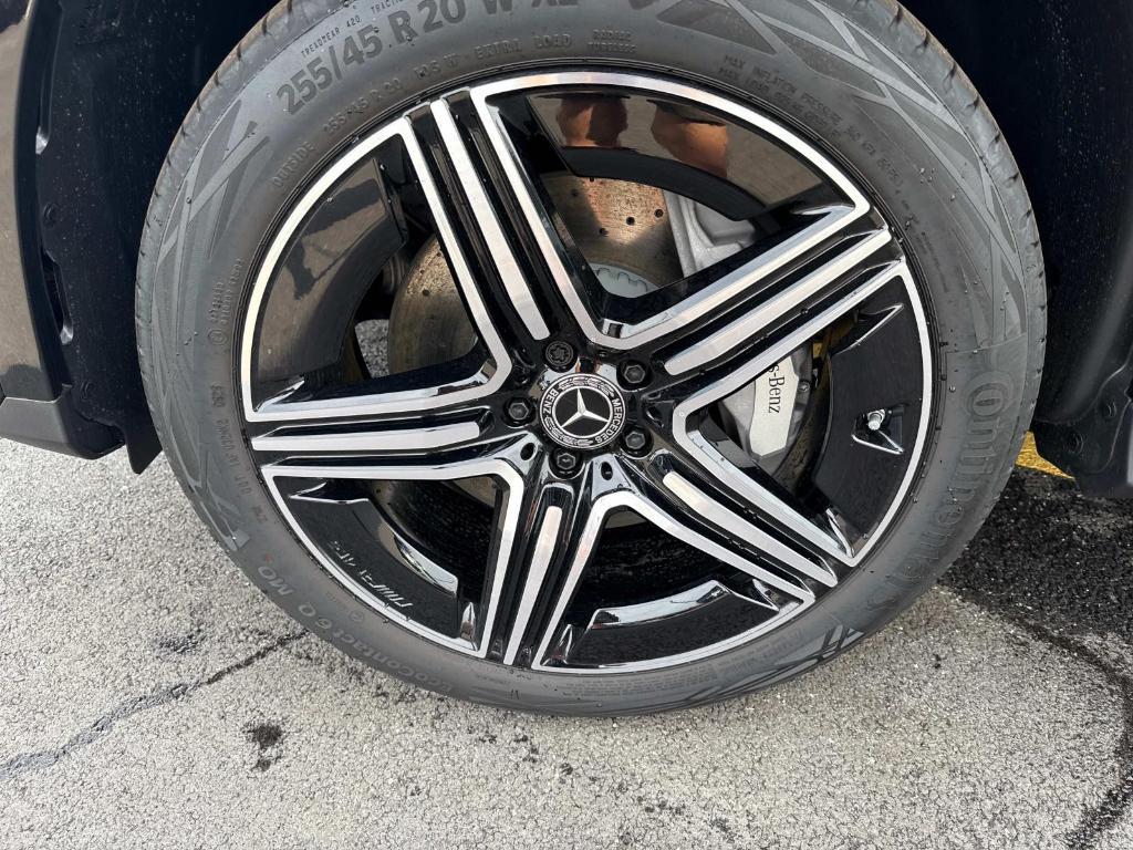 new 2025 Mercedes-Benz GLC 300 car, priced at $71,055
