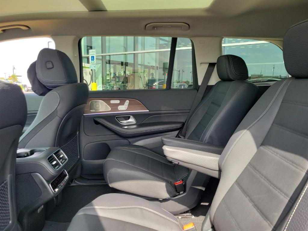 new 2025 Mercedes-Benz GLS 450 car, priced at $100,975