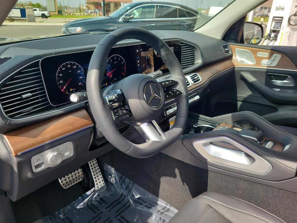 new 2025 Mercedes-Benz GLS 450 car, priced at $100,975